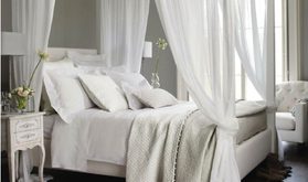 Read more about the article 9 Bedroom Decor Tips To Rekindle Romance